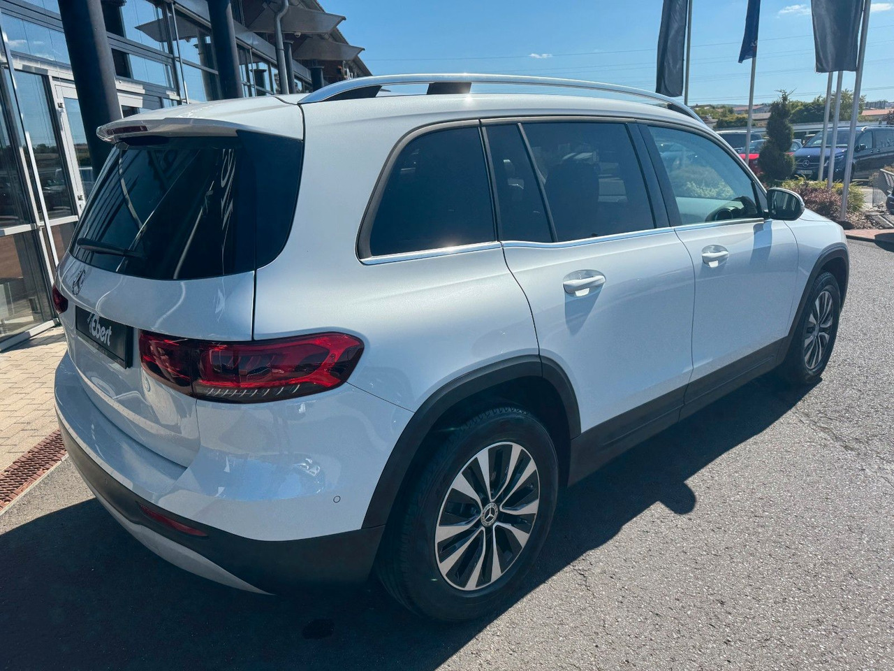 Mercedes-Benz GLB 180 Style+Distronic+RKamera+Vollleder - SUV: foto 4 Mercedes-Benz GLB 180 Style+Distronic+RKamera+Vollleder - SUV: foto 4