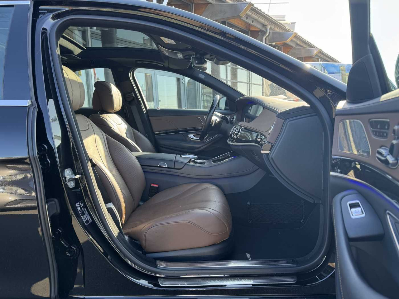 Mercedes-Benz S 400d 4M AMG+Pano+Burm+Distr+Massage+ HUD - Automóvel: foto 5 Mercedes-Benz S 400d 4M AMG+Pano+Burm+Distr+Massage+ HUD - Automóvel: foto 5