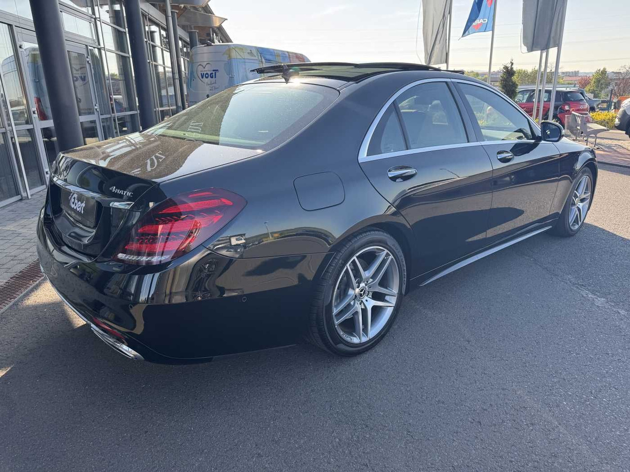 Mercedes-Benz S 400d 4M AMG+Pano+Burm+Distr+Massage+ HUD - Automóvel: foto 4 Mercedes-Benz S 400d 4M AMG+Pano+Burm+Distr+Massage+ HUD - Automóvel: foto 4