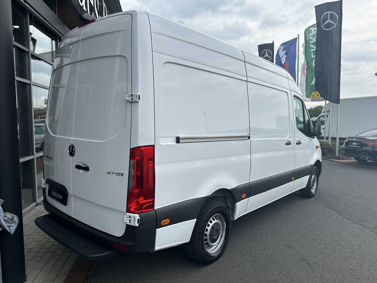 Mercedes-Benz Sprinter 317 CDI 3665 9G Klima 360 MBUX SHZ - Furgão: foto 4 Mercedes-Benz Sprinter 317 CDI 3665 9G Klima 360 MBUX SHZ - Furgão: foto 4