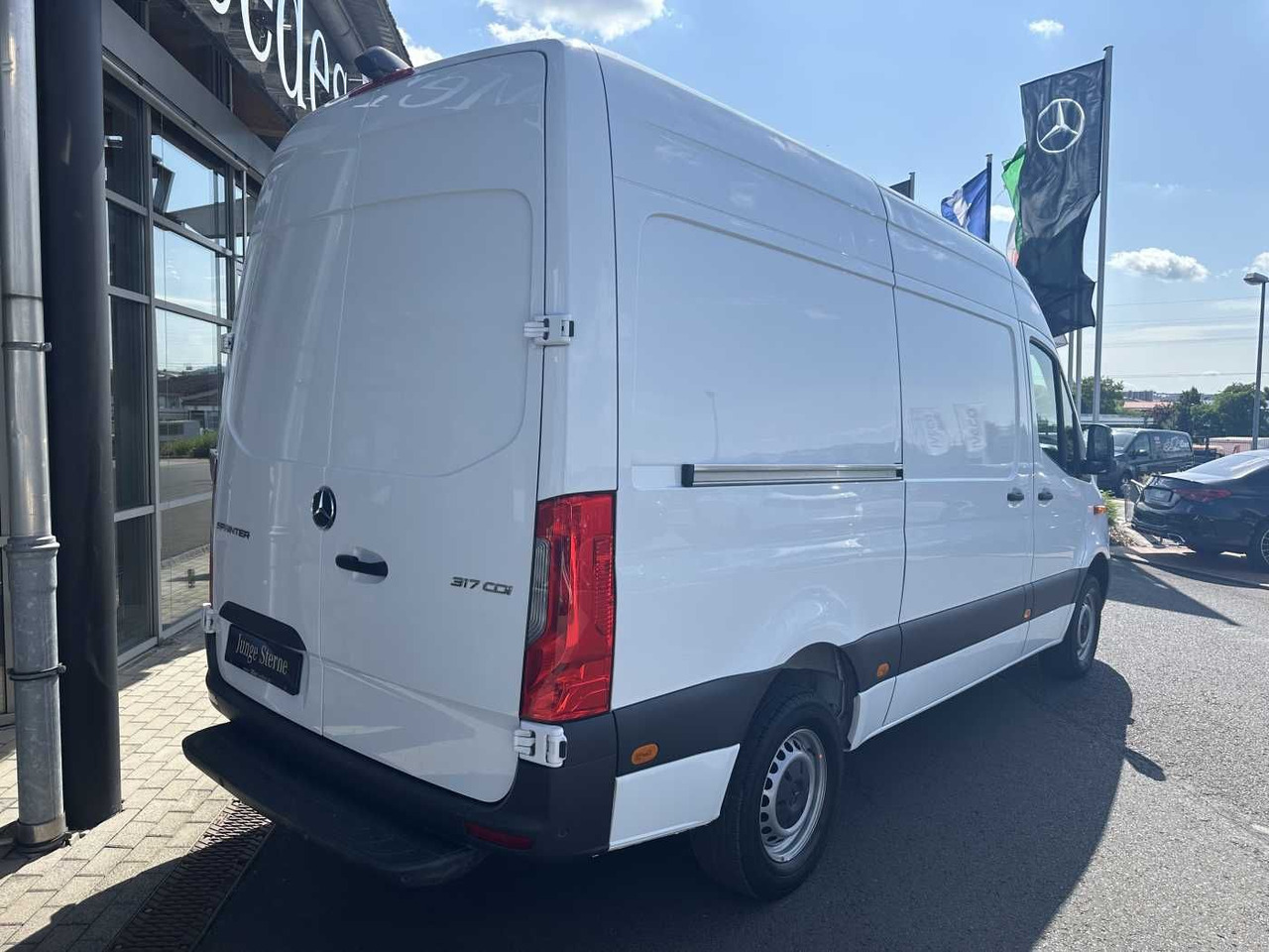 Mercedes-Benz Sprinter 317 CDI 3665 Klima 360 Schwing SHZ MBUX - Furgão: foto 4 Mercedes-Benz Sprinter 317 CDI 3665 Klima 360 Schwing SHZ MBUX - Furgão: foto 4