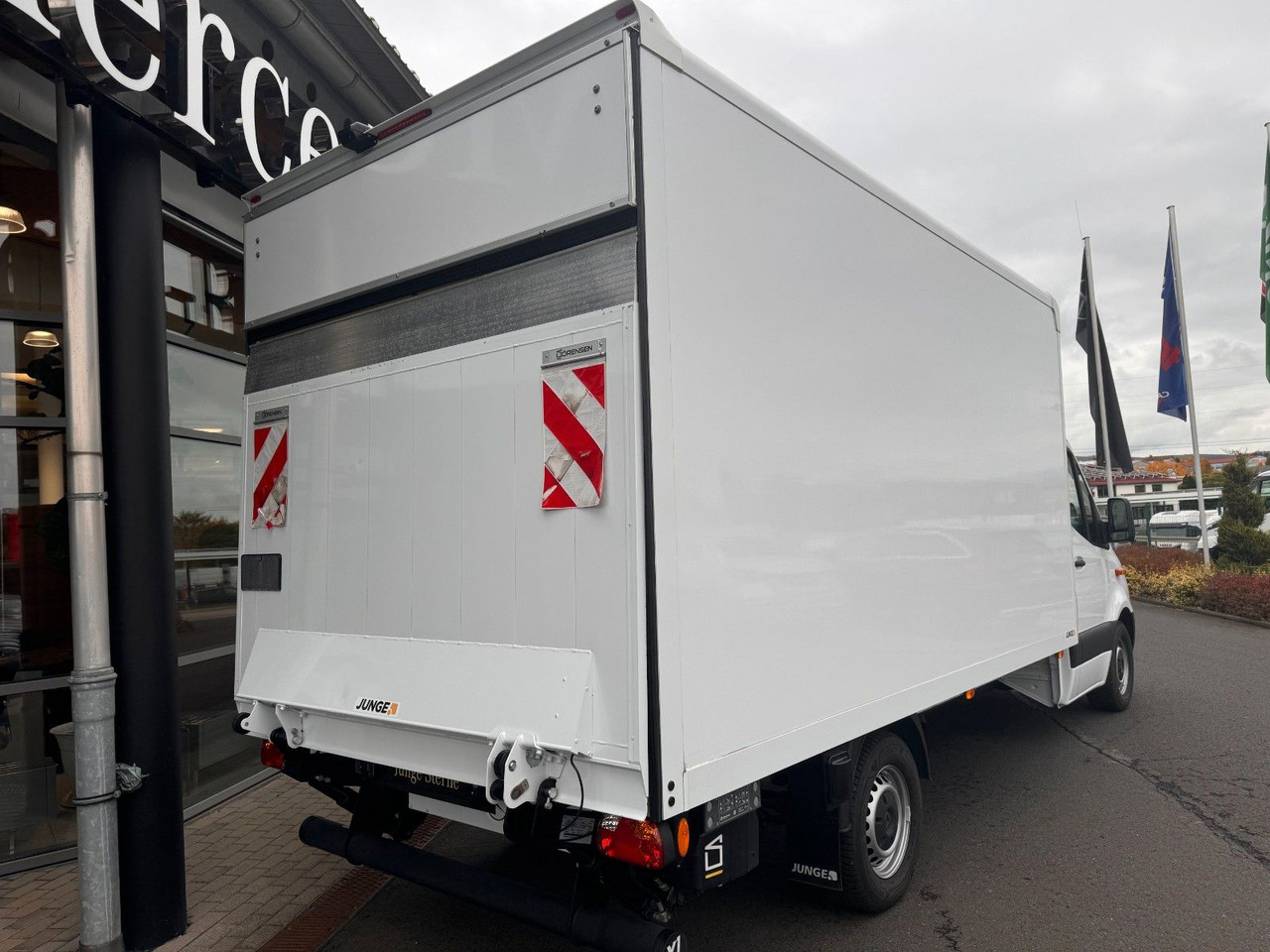 Mercedes-Benz Sprinter 317 CDI 4325 Koffer LBW Klima Kamera - Carrinha de contentor: foto 4 Mercedes-Benz Sprinter 317 CDI 4325 Koffer LBW Klima Kamera - Carrinha de contentor: foto 4