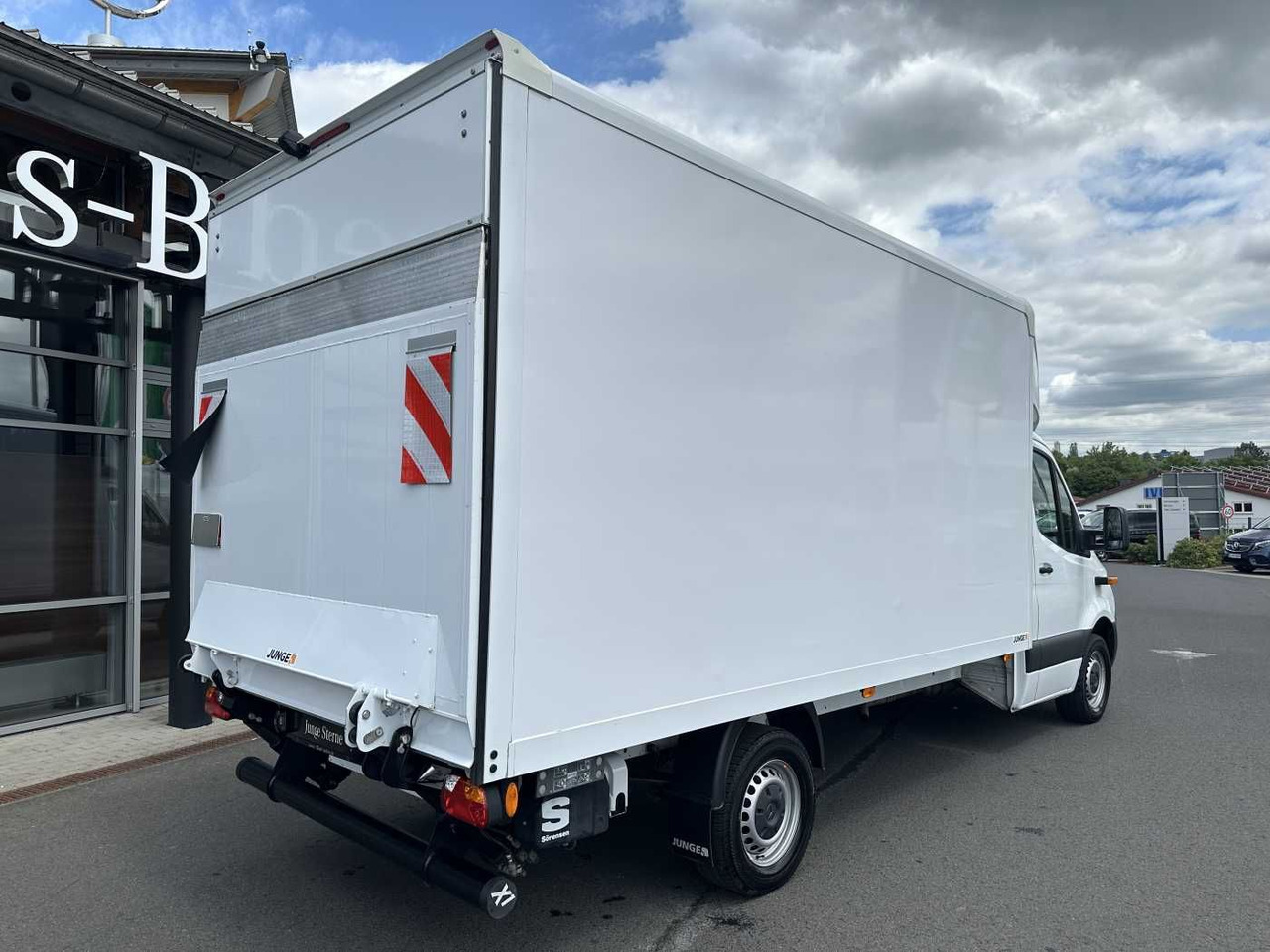 Mercedes-Benz Sprinter 317 CDI Koffer Dachspoiler Kamera - Carrinha de contentor: foto 4 Mercedes-Benz Sprinter 317 CDI Koffer Dachspoiler Kamera - Carrinha de contentor: foto 4