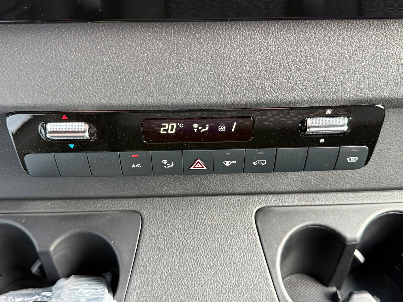 Furgão Mercedes-Benz Sprinter 319 CDI 4325 DISTRONIC Klima AHK: foto 16 Furgão Mercedes-Benz Sprinter 319 CDI 4325 DISTRONIC Klima AHK: foto 16