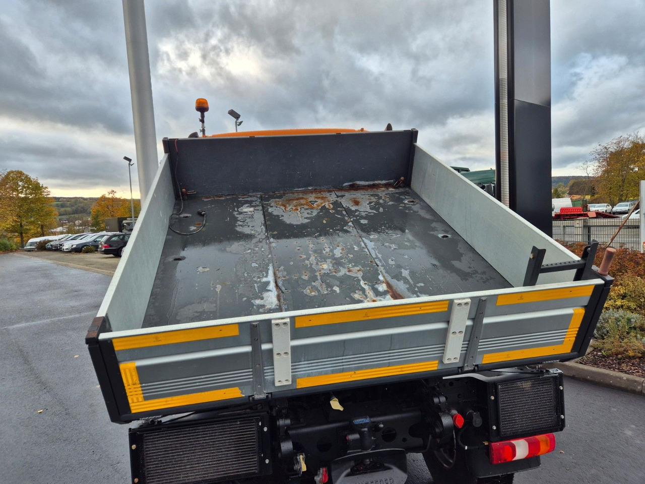 Mercedes-Benz U 218 4x4 Winterdienst, Hydrostat, Zapfwelle - Caminhão basculante: foto 5 Mercedes-Benz U 218 4x4 Winterdienst, Hydrostat, Zapfwelle - Caminhão basculante: foto 5