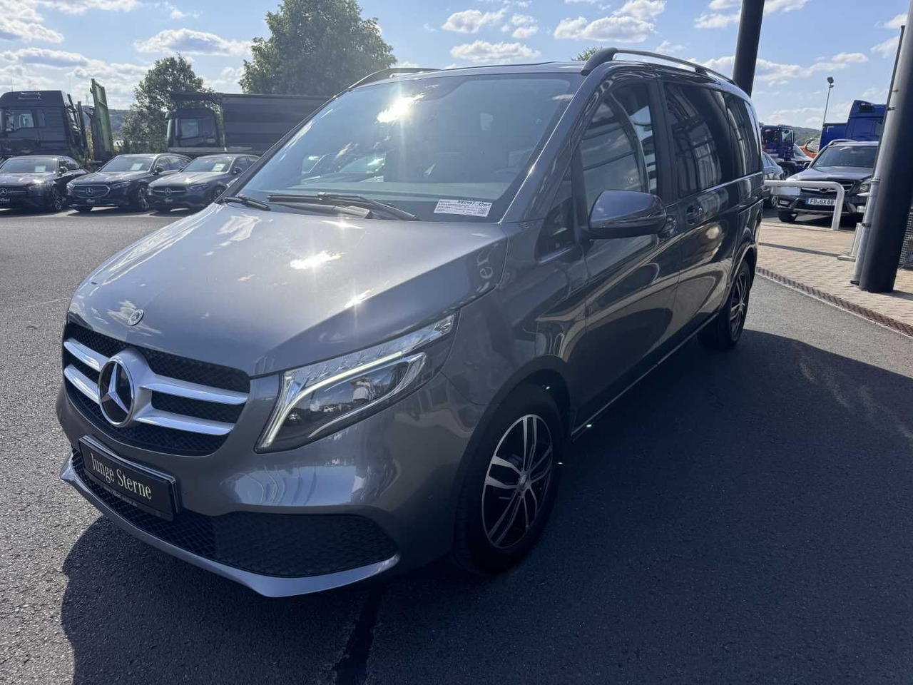 Mercedes-Benz V 220 d EDITION Liege-Paket AHK2,5 LED DAB MBUX - Automóvel: foto 3 Mercedes-Benz V 220 d EDITION Liege-Paket AHK2,5 LED DAB MBUX - Automóvel: foto 3
