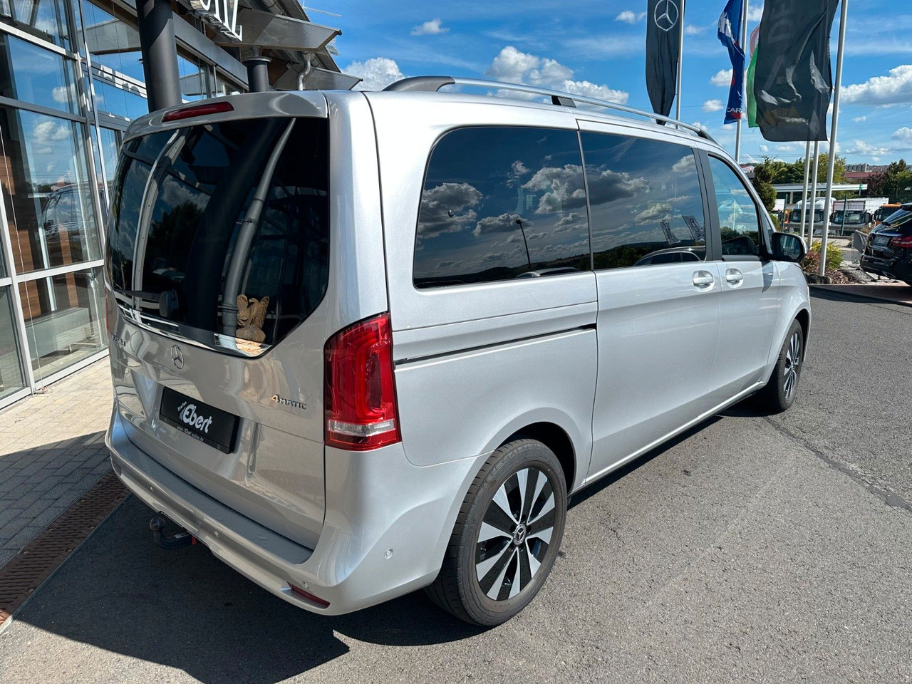 Mercedes-Benz V 250 EDITION 4MATIC Kompakt Liege-Paket AHK2,5t - Furgão de passageiros: foto 4 Mercedes-Benz V 250 EDITION 4MATIC Kompakt Liege-Paket AHK2,5t - Furgão de passageiros: foto 4