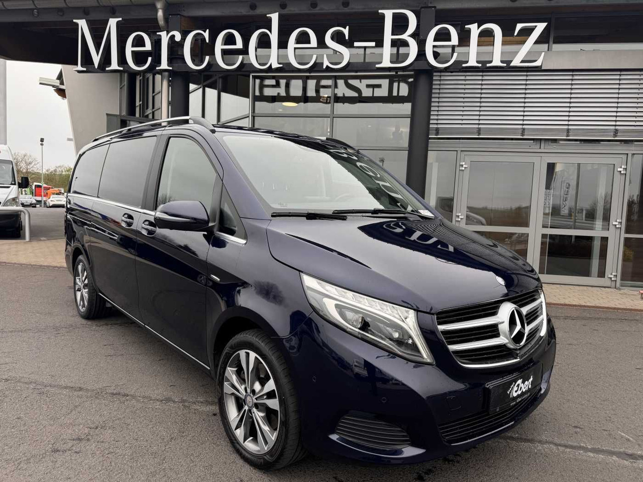 Mercedes-Benz V 250 d AVA ED 4MATIC Panorama Tisch 360 Sound - Furgão de passageiros: foto 1 Mercedes-Benz V 250 d AVA ED 4MATIC Panorama Tisch 360 Sound - Furgão de passageiros: foto 1