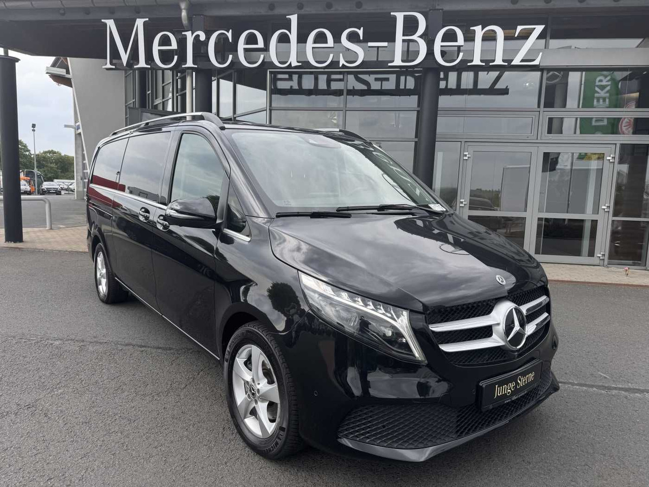 Mercedes-Benz V 300 d 4MATIC AVA 3430 AHK2,5 DISTRONIC 360 - Automóvel: foto 1 Mercedes-Benz V 300 d 4MATIC AVA 3430 AHK2,5 DISTRONIC 360 - Automóvel: foto 1