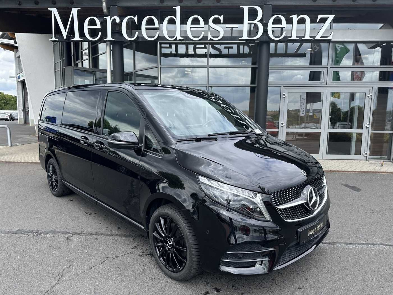 Mercedes-Benz V 300 d 4MATIC EXCLUSIVE AMG Panorama DISTRONIC - Automóvel: foto 1 Mercedes-Benz V 300 d 4MATIC EXCLUSIVE AMG Panorama DISTRONIC - Automóvel: foto 1