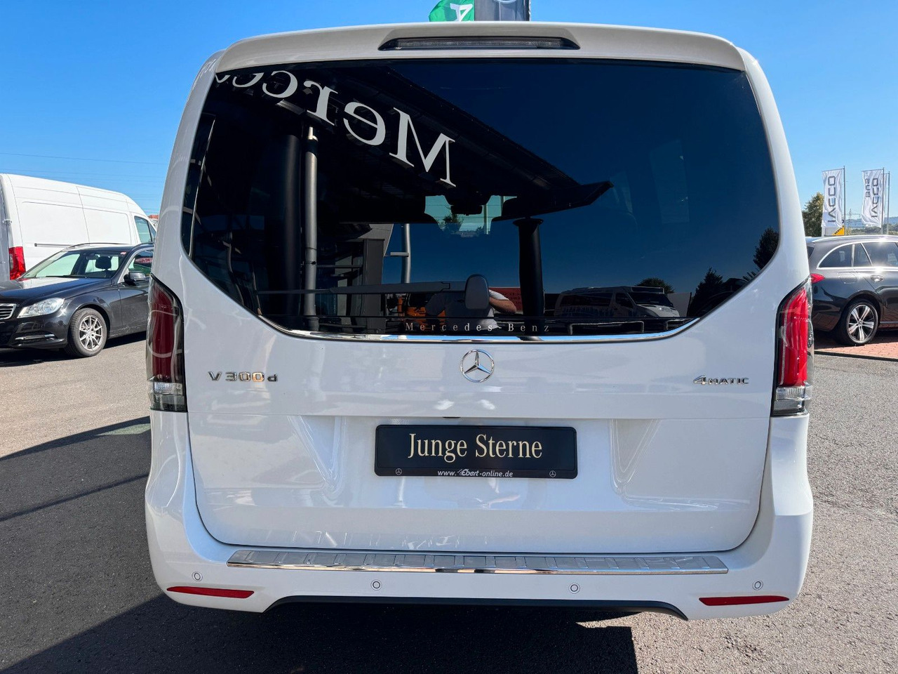 Mercedes-Benz V 300 d 4MATIC EXCLUSIVE AMG Tische AHK2,5to - Furgão de passageiros: foto 5 Mercedes-Benz V 300 d 4MATIC EXCLUSIVE AMG Tische AHK2,5to - Furgão de passageiros: foto 5