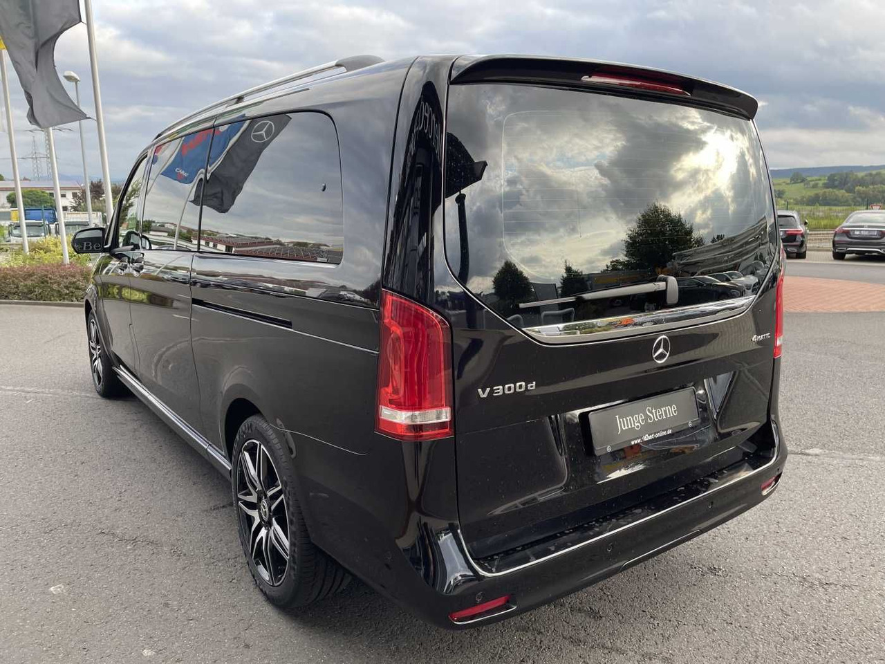 Mercedes-Benz V 300 d AVA 4MATIC AMG Kühlschrank AIRMATIC - Carro perua: foto 3 Mercedes-Benz V 300 d AVA 4MATIC AMG Kühlschrank AIRMATIC - Carro perua: foto 3