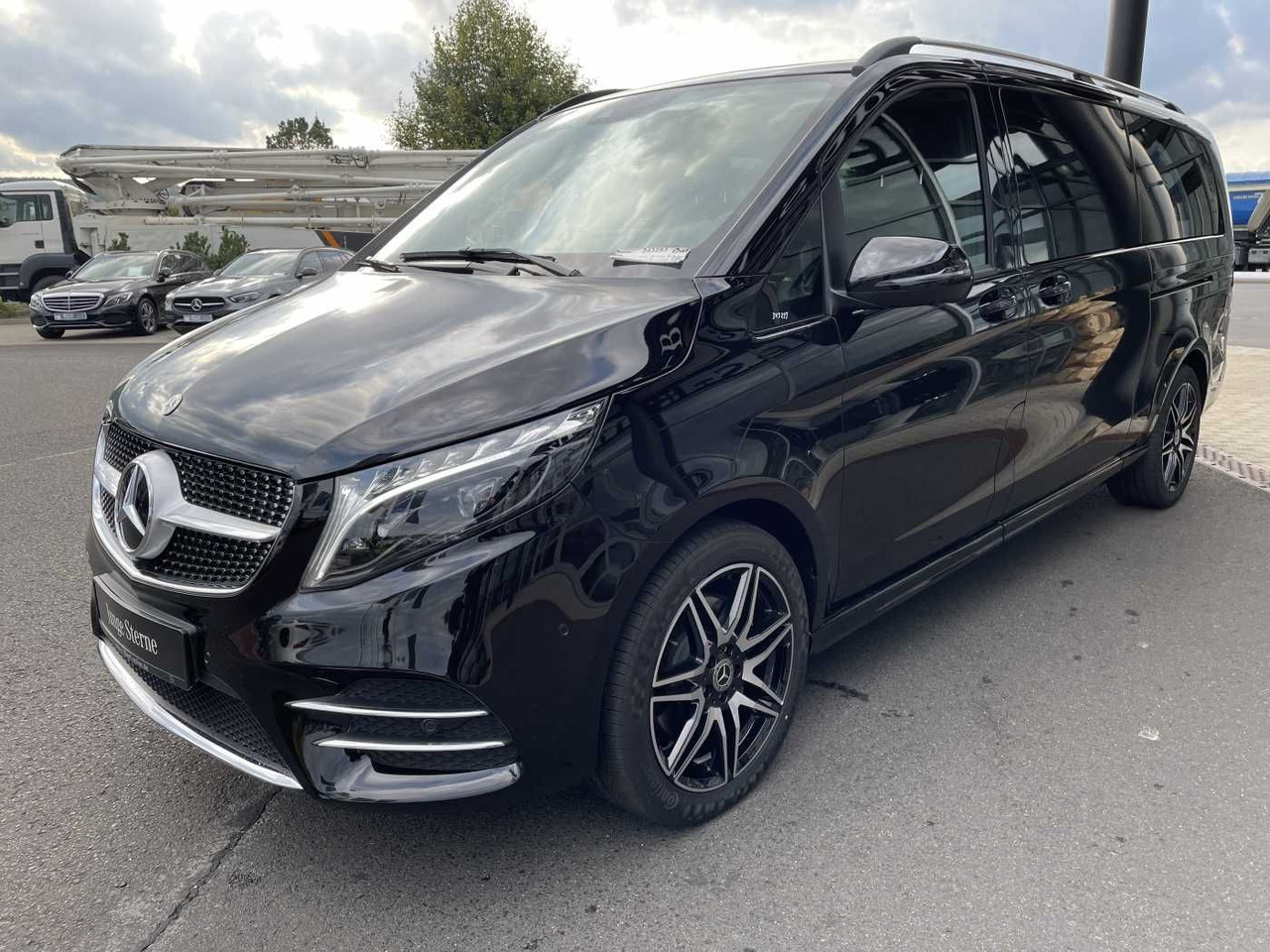 Mercedes-Benz V 300 d AVA 4MATIC AMG Kühlschrank AIRMATIC - Carro perua: foto 2 Mercedes-Benz V 300 d AVA 4MATIC AMG Kühlschrank AIRMATIC - Carro perua: foto 2