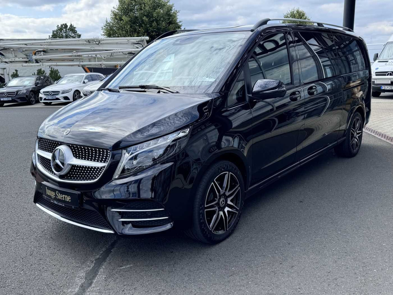 Mercedes-Benz V 300 d AVA AMG 4MATIC AIRMATIC Sitzklima el Tür - Furgão de passageiros: foto 3 Mercedes-Benz V 300 d AVA AMG 4MATIC AIRMATIC Sitzklima el Tür - Furgão de passageiros: foto 3