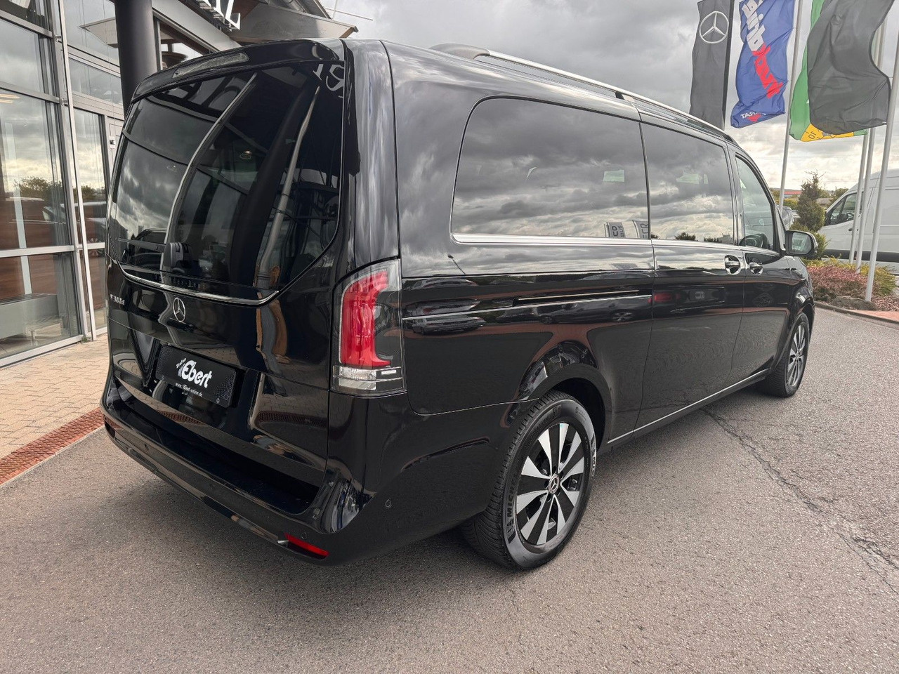 Mercedes-Benz V 300 d AVANTGARDE Extralang 360Kamera Standheiz - Furgão de passageiros: foto 4 Mercedes-Benz V 300 d AVANTGARDE Extralang 360Kamera Standheiz - Furgão de passageiros: foto 4