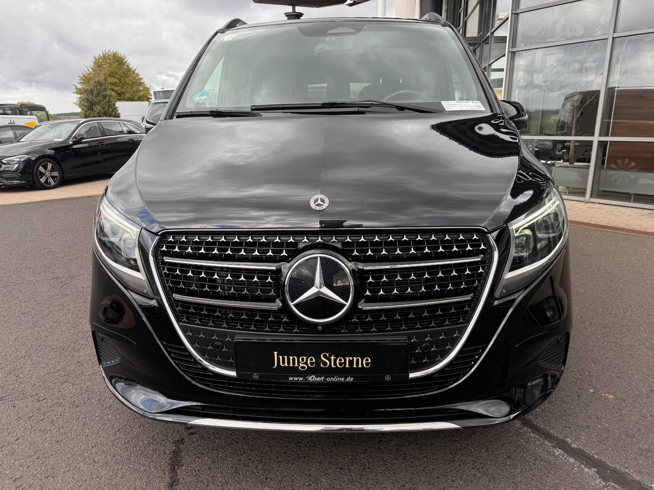 Mercedes-Benz V 300 d AVANTGARDE Extralang 360Kamera Standheiz - Furgão de passageiros: foto 2 Mercedes-Benz V 300 d AVANTGARDE Extralang 360Kamera Standheiz - Furgão de passageiros: foto 2