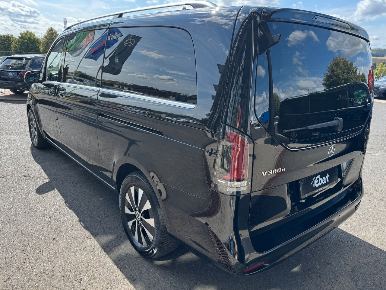 Mercedes-Benz V 300 d AVANTGARDE Extralang 360Kamera Standheiz - Furgão de passageiros: foto 3 Mercedes-Benz V 300 d AVANTGARDE Extralang 360Kamera Standheiz - Furgão de passageiros: foto 3