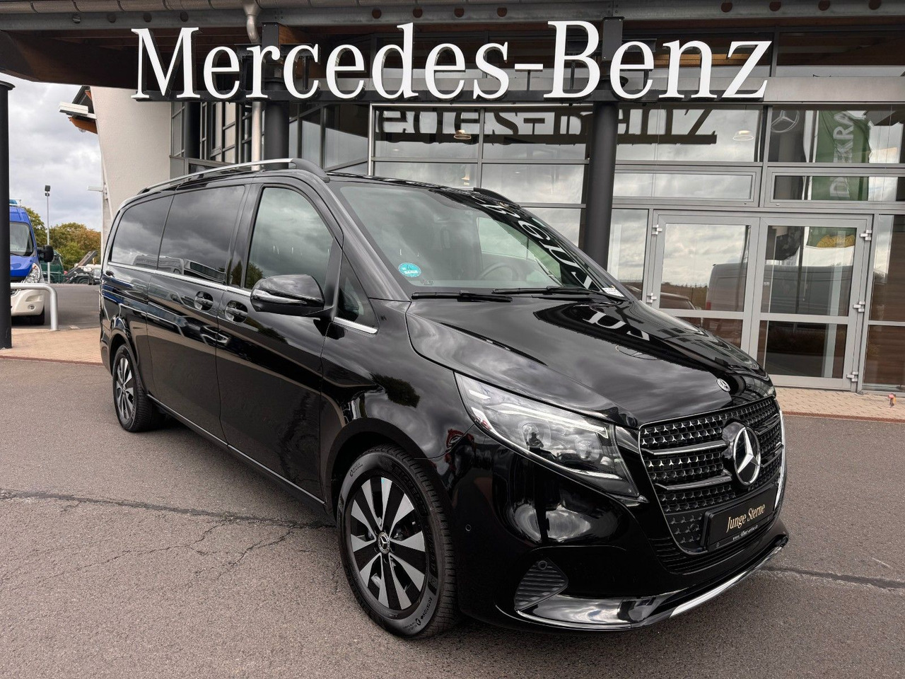 Mercedes-Benz V 300 d AVANTGARDE Extralang 360Kamera Standheiz - Furgão de passageiros: foto 1 Mercedes-Benz V 300 d AVANTGARDE Extralang 360Kamera Standheiz - Furgão de passageiros: foto 1