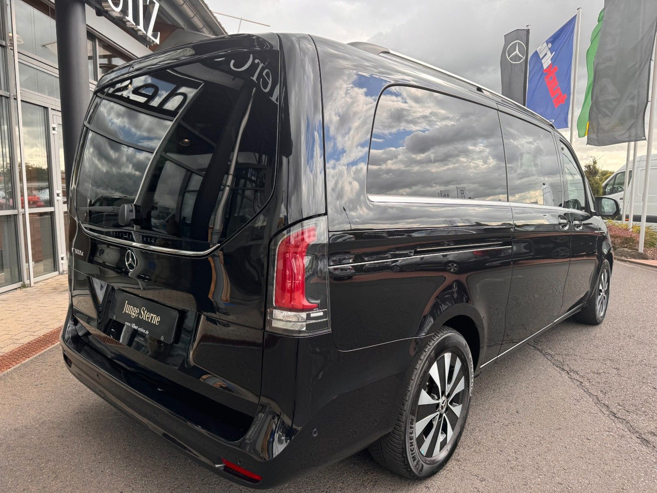 Mercedes-Benz V 300 d AVANTGARDE Extralang 360Kamera Standheiz - Furgão de passageiros: foto 4 Mercedes-Benz V 300 d AVANTGARDE Extralang 360Kamera Standheiz - Furgão de passageiros: foto 4