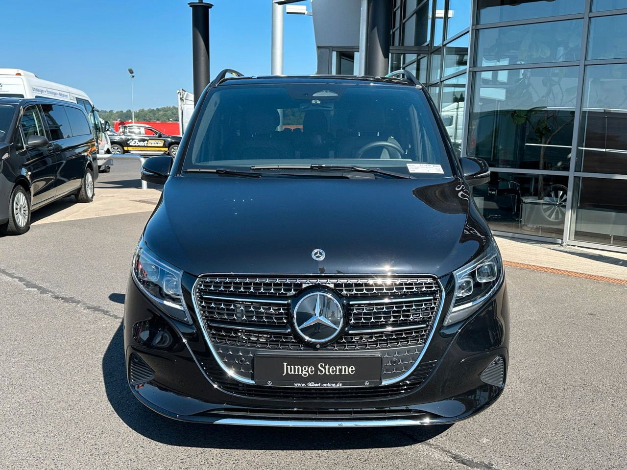 Mercedes-Benz V 300 d AVANTGARDE Extralang 360Kamera Standheiz - Furgão de passageiros: foto 2 Mercedes-Benz V 300 d AVANTGARDE Extralang 360Kamera Standheiz - Furgão de passageiros: foto 2