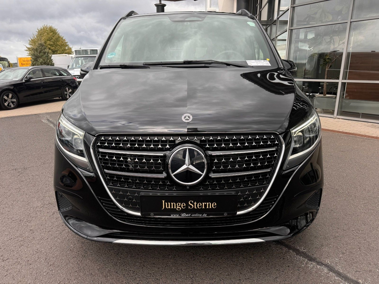 Mercedes-Benz V 300 d AVANTGARDE Extralang 360Kamera Standheiz - Furgão de passageiros: foto 2 Mercedes-Benz V 300 d AVANTGARDE Extralang 360Kamera Standheiz - Furgão de passageiros: foto 2