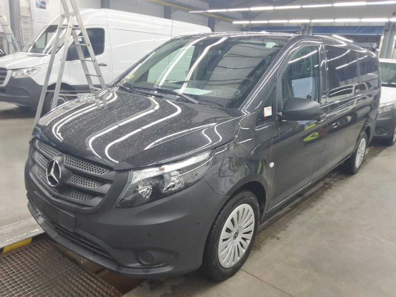 Mercedes-Benz Vito 116 CDI Tourer 2xKlima AHK Kamera Audio40 - Automóvel: foto 1 Mercedes-Benz Vito 116 CDI Tourer 2xKlima AHK Kamera Audio40 - Automóvel: foto 1