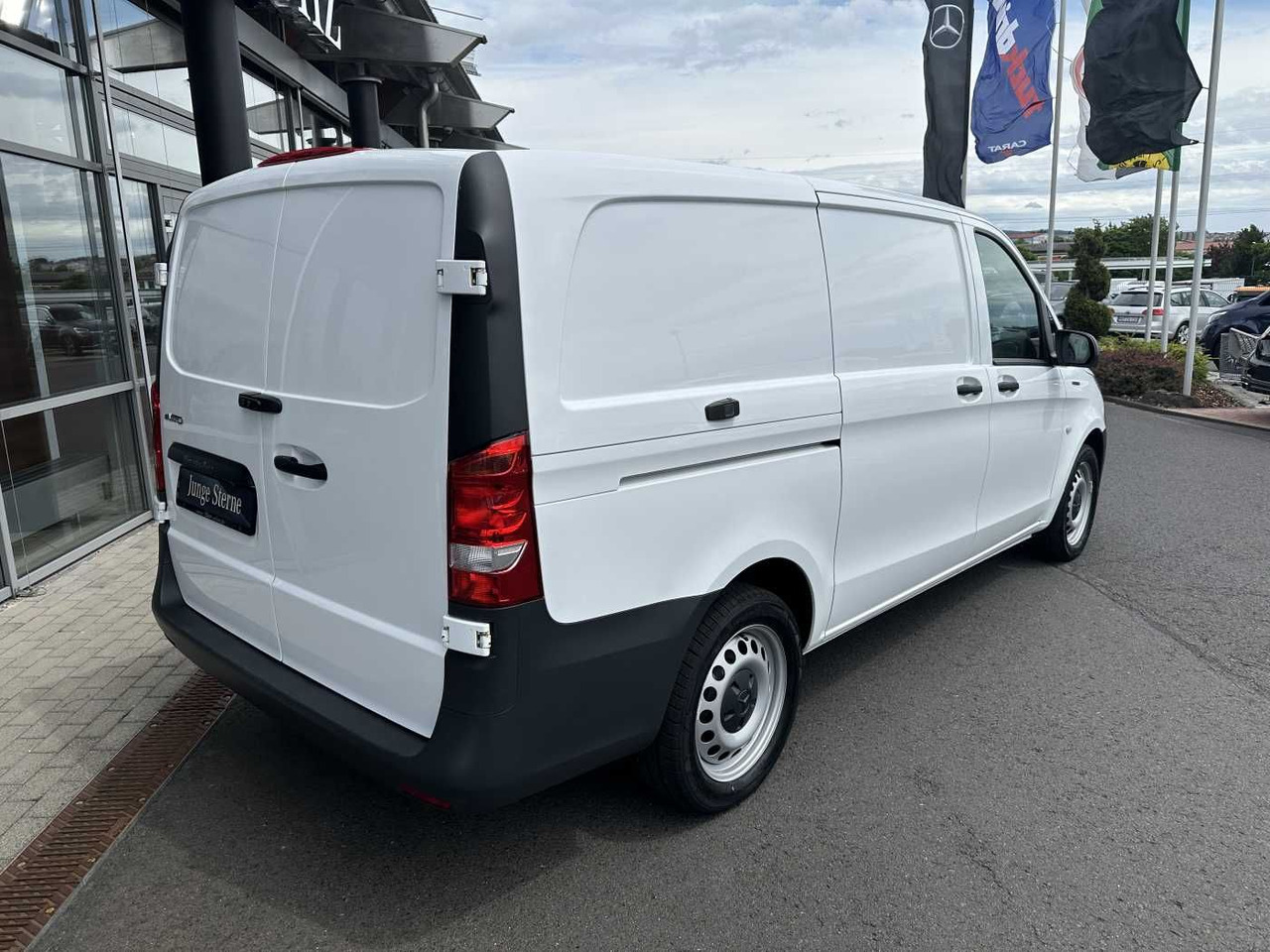 Mercedes-Benz eVito 112 Klima Kamera Navi SHZ Tempomat - Furgão compacto, Carrinha elétrica: foto 4 Mercedes-Benz eVito 112 Klima Kamera Navi SHZ Tempomat - Furgão compacto, Carrinha elétrica: foto 4