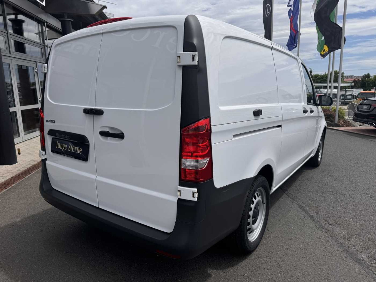Mercedes-Benz eVito 112 Klima Kamera Navi SHZ Tempomat - Furgão compacto, Carrinha elétrica: foto 4 Mercedes-Benz eVito 112 Klima Kamera Navi SHZ Tempomat - Furgão compacto, Carrinha elétrica: foto 4