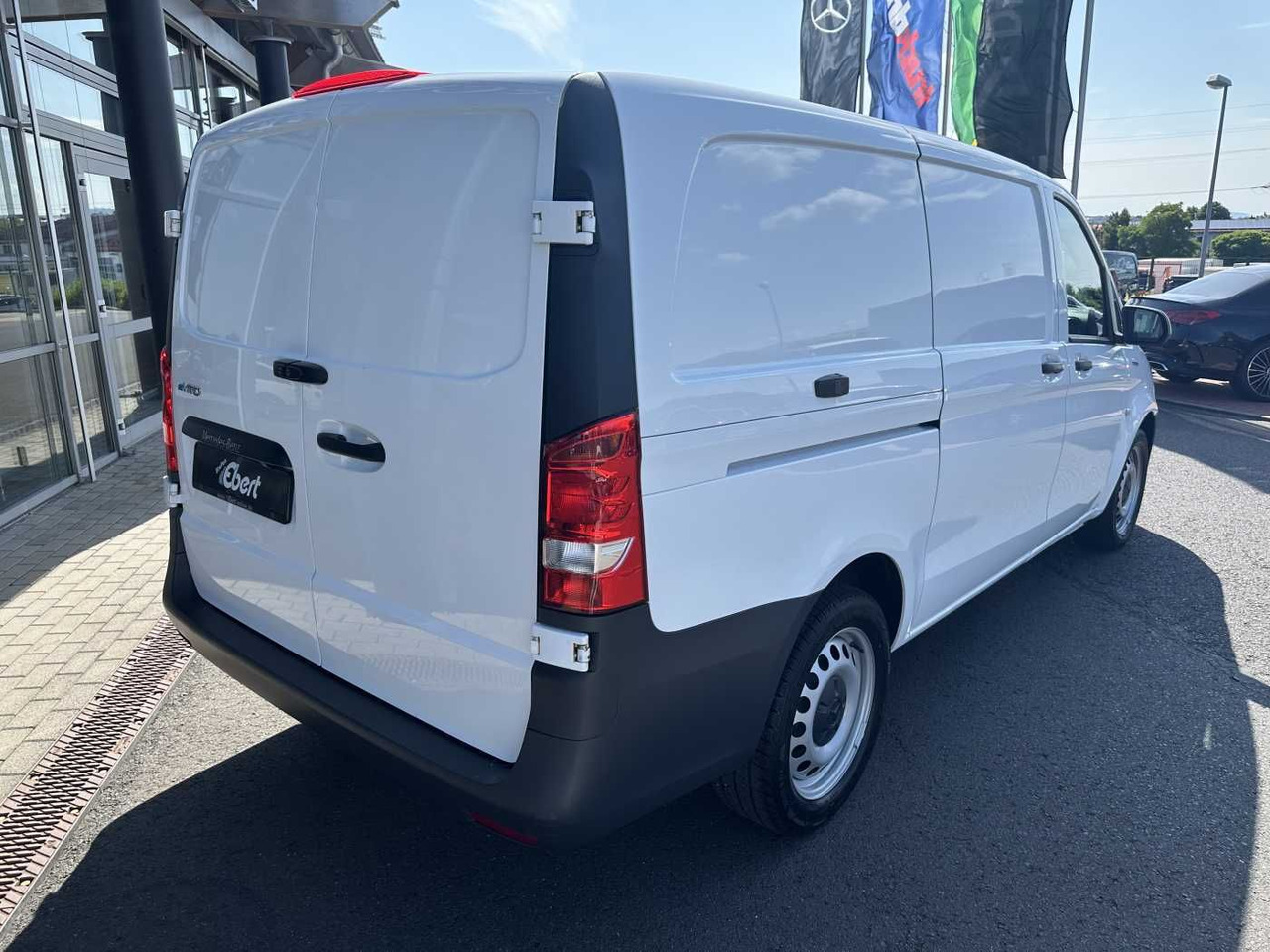 Mercedes-Benz eVito 112 Klima Kamera Navi SHZ Tempomat - Furgão compacto, Carrinha elétrica: foto 4 Mercedes-Benz eVito 112 Klima Kamera Navi SHZ Tempomat - Furgão compacto, Carrinha elétrica: foto 4