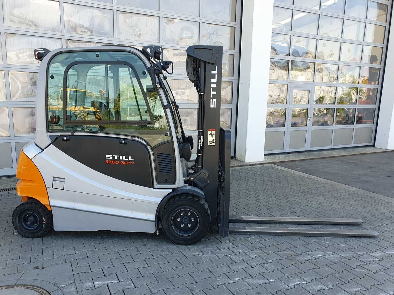 Still RX60-30L/600 - Triplex: 4.6m / Waage /nur 1.629h - Empilhadeira elétrica: foto 2 Still RX60-30L/600 - Triplex: 4.6m / Waage /nur 1.629h - Empilhadeira elétrica: foto 2