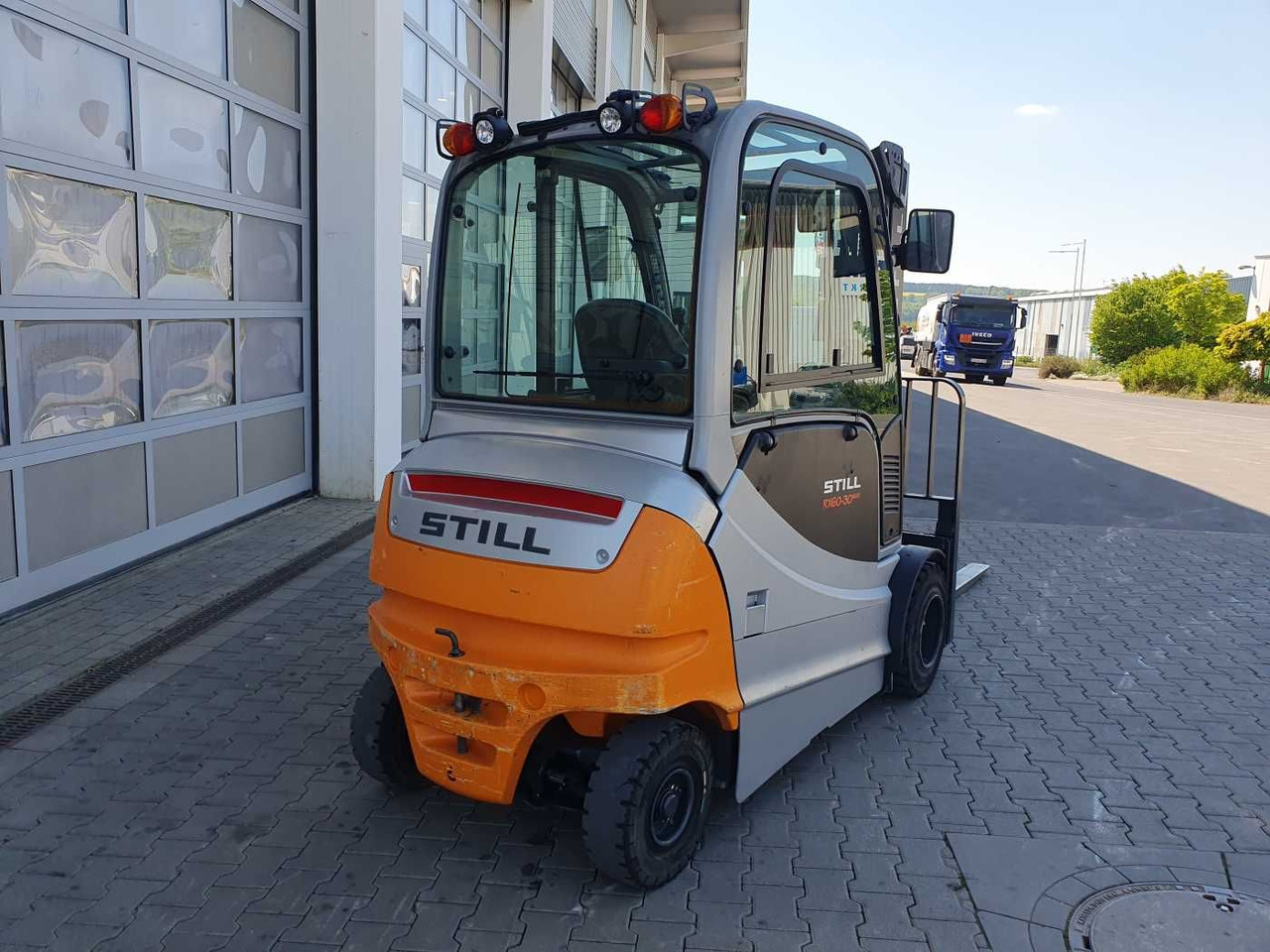 Still RX60-30L/600 - Triplex: 4.6m / Waage /nur 1.629h - Empilhadeira elétrica: foto 4 Still RX60-30L/600 - Triplex: 4.6m / Waage /nur 1.629h - Empilhadeira elétrica: foto 4