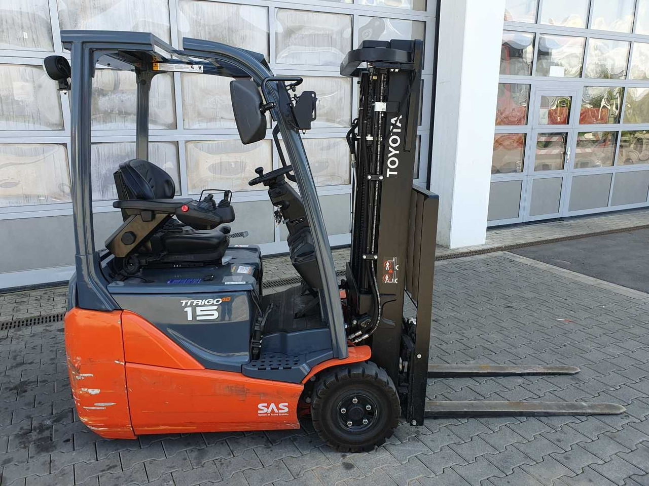 Toyota 8FBET15 / Triplex: 4.30m / nur 1.842h! / SS - Empilhadeira elétrica: foto 2 Toyota 8FBET15 / Triplex: 4.30m / nur 1.842h! / SS - Empilhadeira elétrica: foto 2