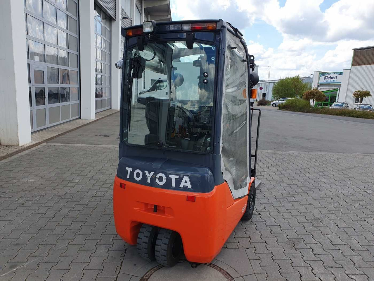 Toyota 8FBET15 / Triplex: 4.30m / nur 393h! / SS - Empilhadeira elétrica: foto 4 Toyota 8FBET15 / Triplex: 4.30m / nur 393h! / SS - Empilhadeira elétrica: foto 4