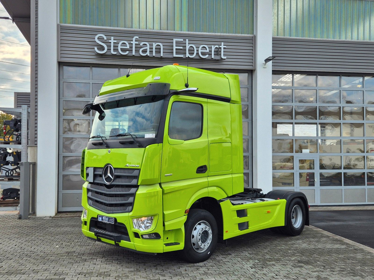 Mercedes-Benz Actros 1851 LS Öl-Retarder Standklima Mirror Big - Tractor: foto 1 Mercedes-Benz Actros 1851 LS Öl-Retarder Standklima Mirror Big - Tractor: foto 1