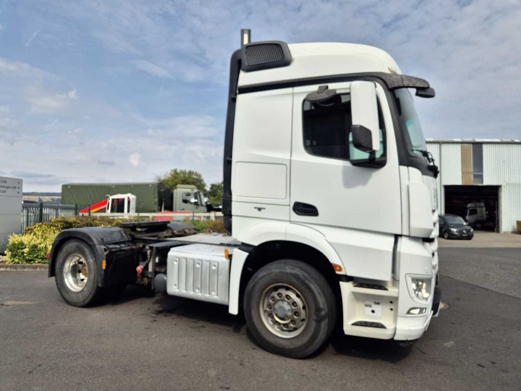 Mercedes-Benz Arocs 1845 LS 4x4 HAD Retarder Hydraulik Navi Mercedes-Benz Arocs 1845 LS 4x4 HAD Retarder Hydraulik Navi - Tractor: foto 3 Mercedes-Benz Arocs 1845 LS 4x4 HAD Retarder Hydraulik Navi Mercedes-Benz Arocs 1845 LS 4x4 HAD Retarder Hydraulik Navi - Tractor: foto 3