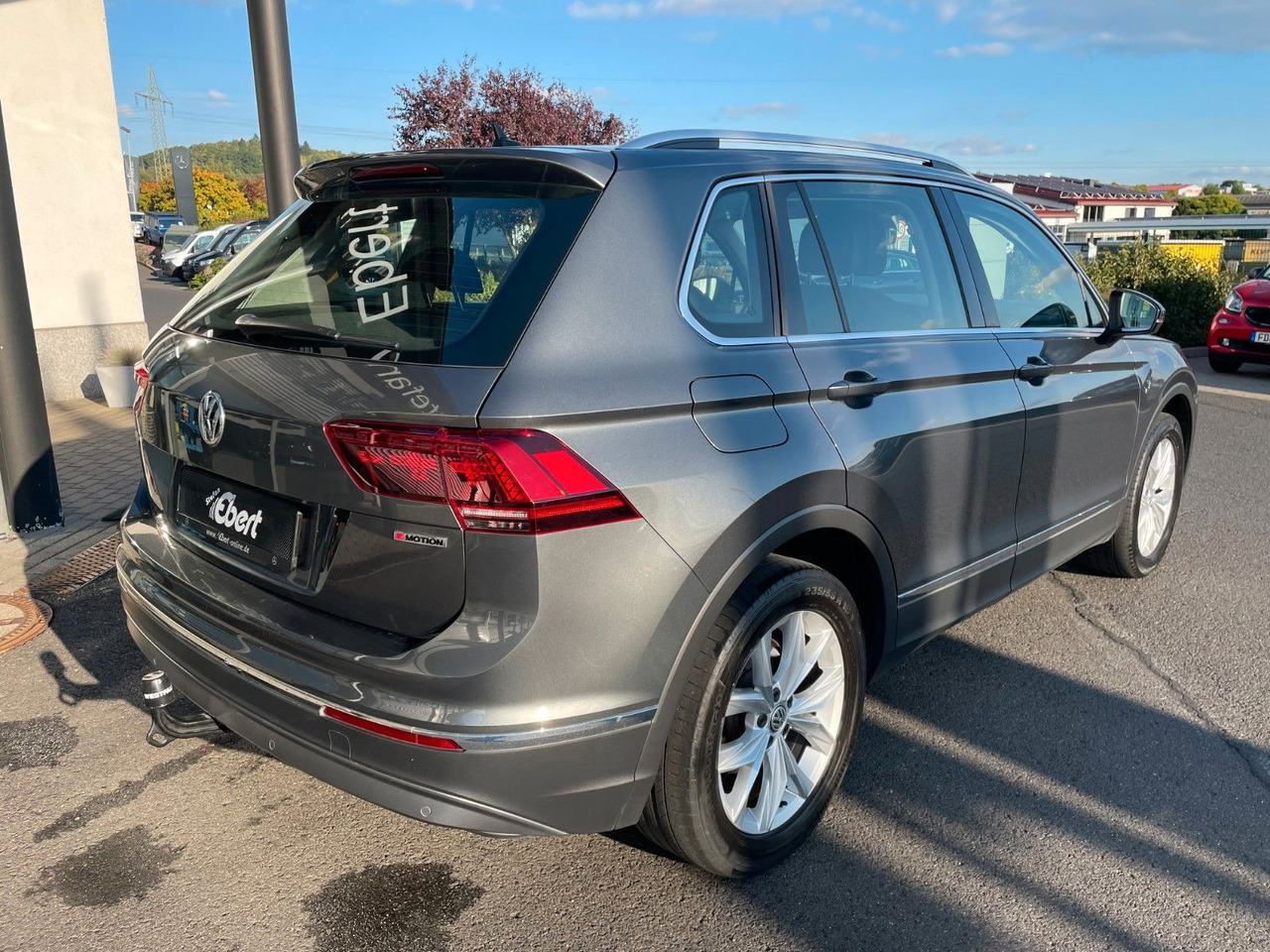Volkswagen Tiguan 2.0 TSI Highline 4M AHK+LED+DAB+ACC+PDC - SUV: foto 5 Volkswagen Tiguan 2.0 TSI Highline 4M AHK+LED+DAB+ACC+PDC - SUV: foto 5