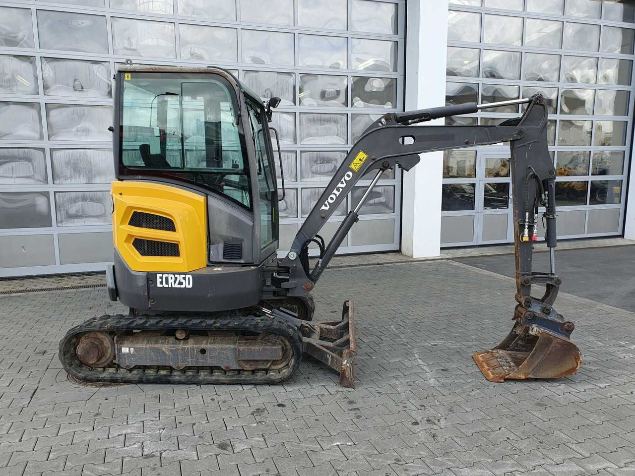 Volvo ECR25D / nur 2.974h! / 1x Tieflöffel / 2016 - Mini escavadeira: foto 3 Volvo ECR25D / nur 2.974h! / 1x Tieflöffel / 2016 - Mini escavadeira: foto 3