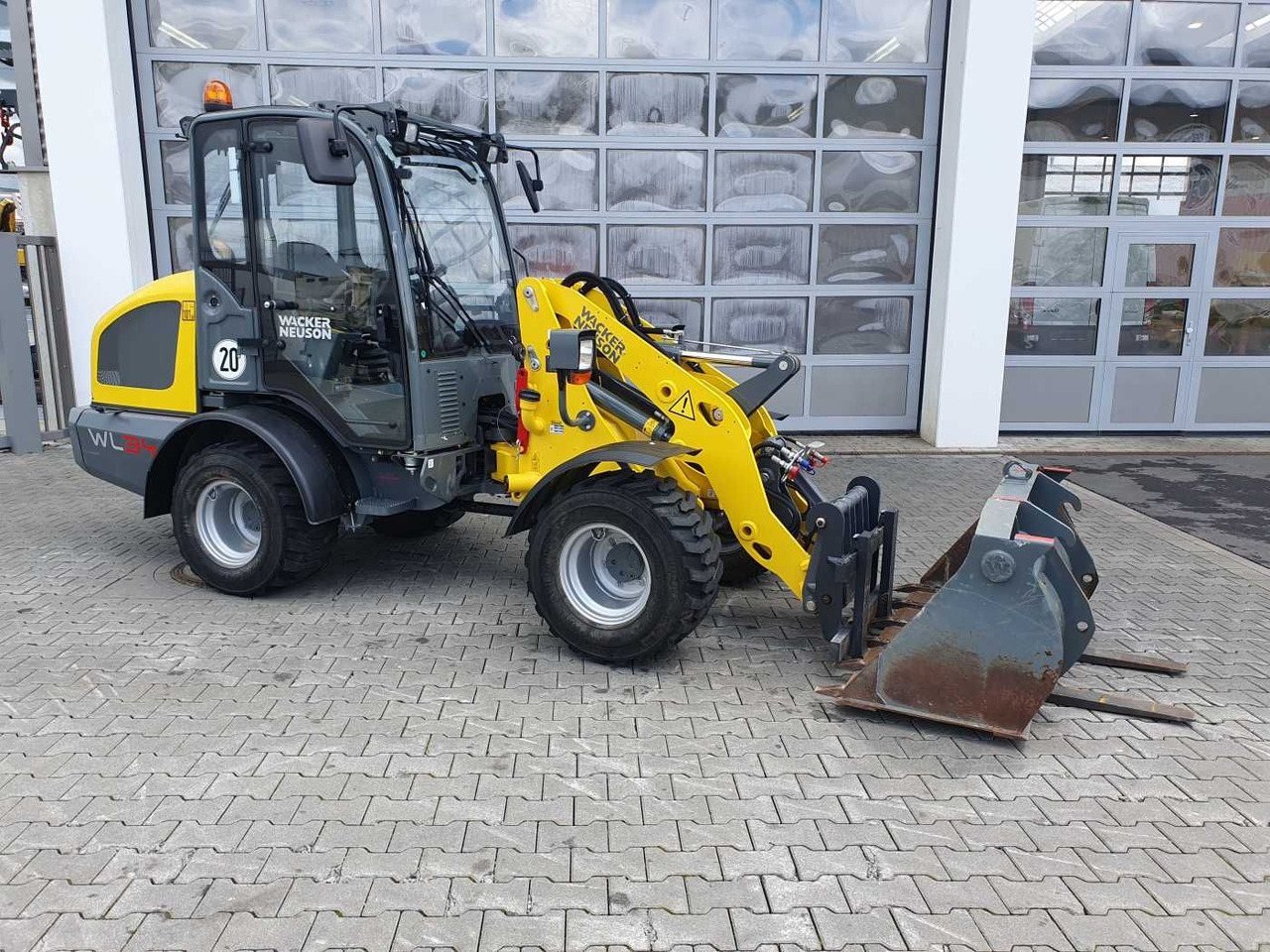 Wacker WL34 (RL40) / Schaufel + Gabel / nur 743h / 62PS - Carregadeira de rodas: foto 2 Wacker WL34 (RL40) / Schaufel + Gabel / nur 743h / 62PS - Carregadeira de rodas: foto 2