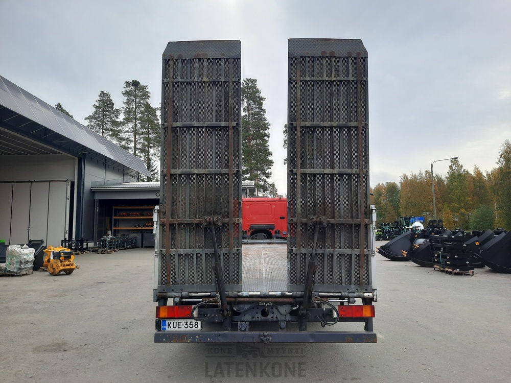 Caminhão transporte de veículos Scania P380 8x2 koneenkuljetusauto: foto 7