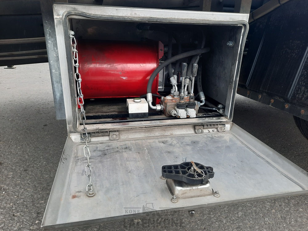 Caminhão transporte de veículos Scania P380 8x2 koneenkuljetusauto: foto 9