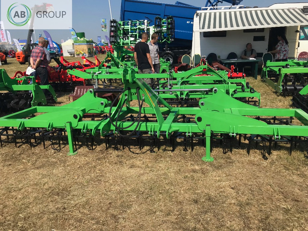 Dziekan hydraulic folding meadow harrow WUKA 5m 5C20H - Grade para prados: foto 3 Dziekan hydraulic folding meadow harrow WUKA 5m 5C20H - Grade para prados: foto 3