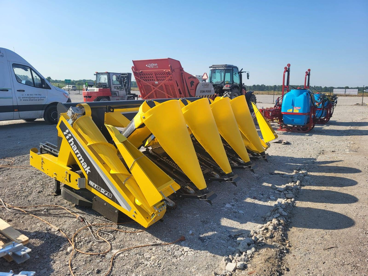 Harmak corn header MT5 - Plataforma para colher milho: foto 1 Harmak corn header MT5 - Plataforma para colher milho: foto 1