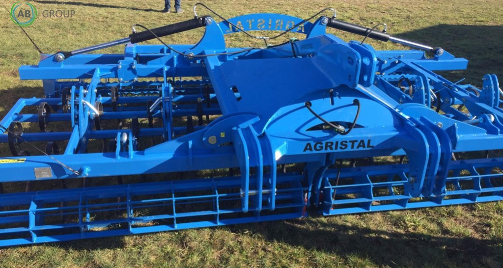 Hydraulically folding seedbed cultivator 4,2 m Agristal AU - Cultivador: foto 1 Hydraulically folding seedbed cultivator 4,2 m Agristal AU - Cultivador: foto 1