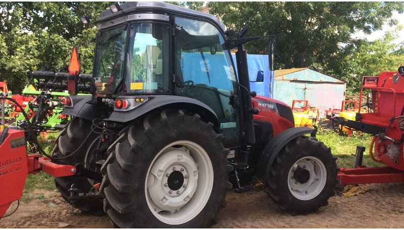 Traktor Hattat / Ciągnik rolniczy T4110 - Trator: foto 5 Traktor Hattat / Ciągnik rolniczy T4110 - Trator: foto 5