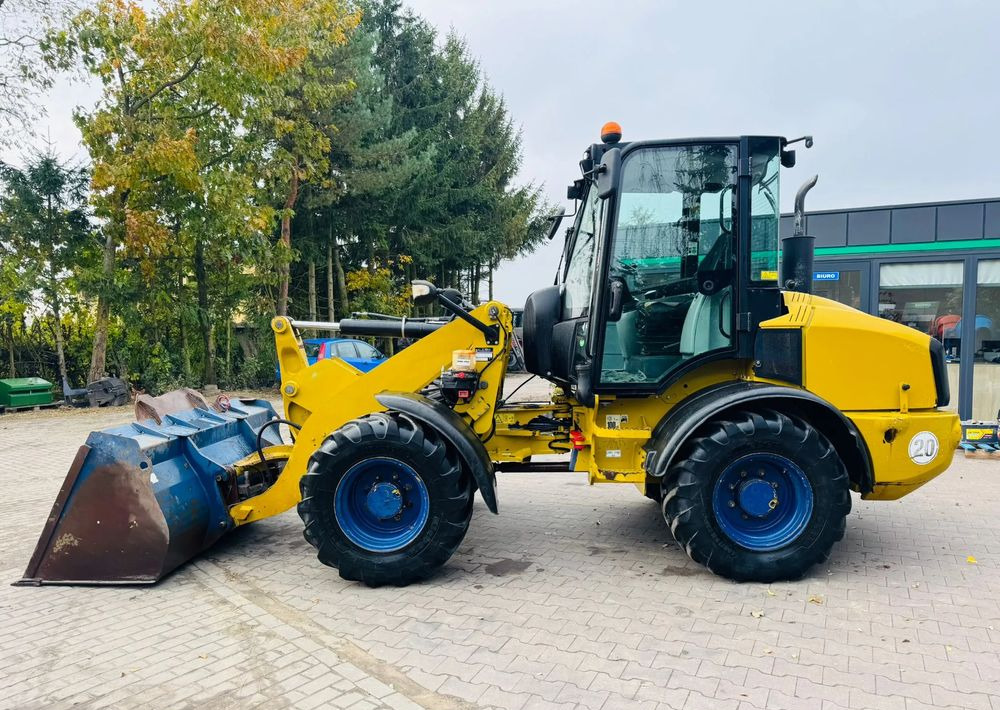 Caterpillar 908H - Carregadeira de rodas: foto 1 Caterpillar 908H - Carregadeira de rodas: foto 1