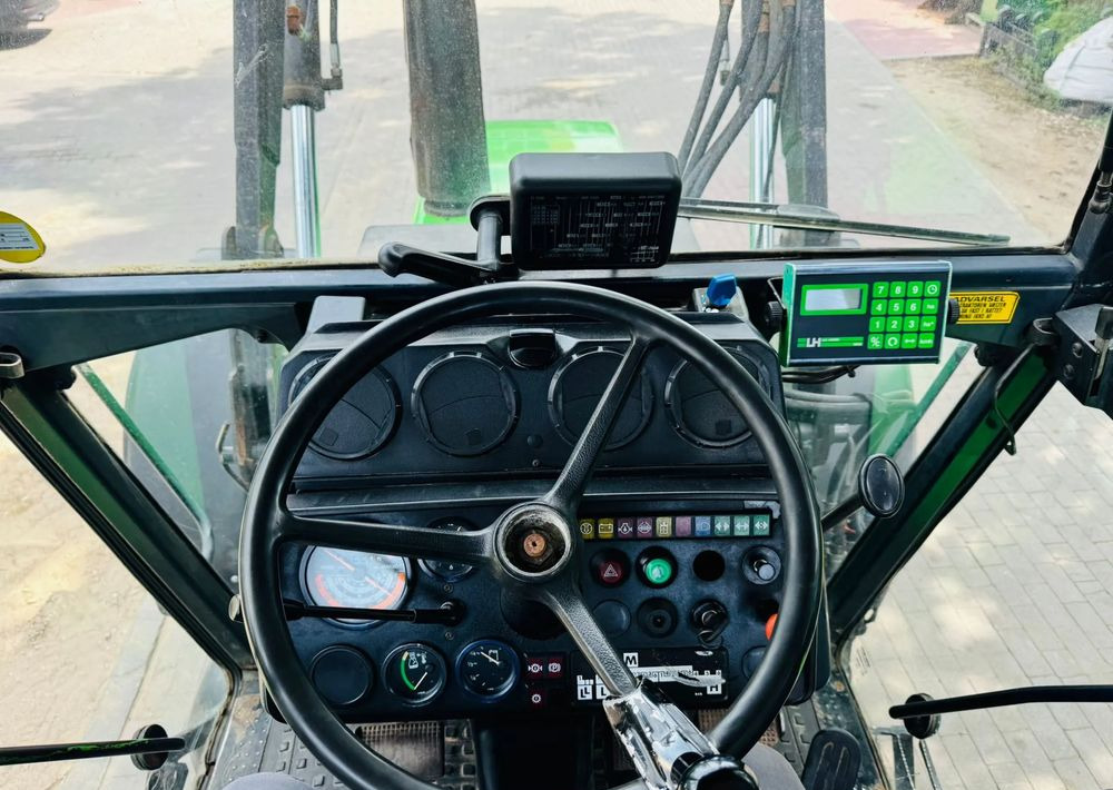 Deutz-Fahr DX 6.05 - Trator: foto 2 Deutz-Fahr DX 6.05 - Trator: foto 2