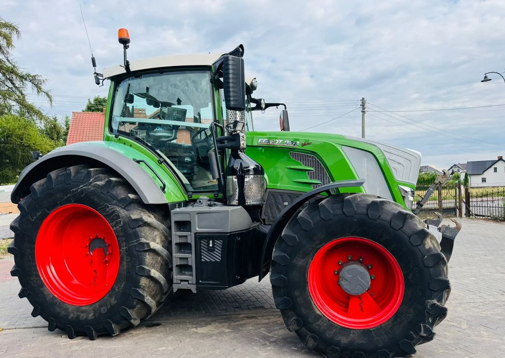 Fendt 828 Vario Profi Plus - Trator: foto 2 Fendt 828 Vario Profi Plus - Trator: foto 2