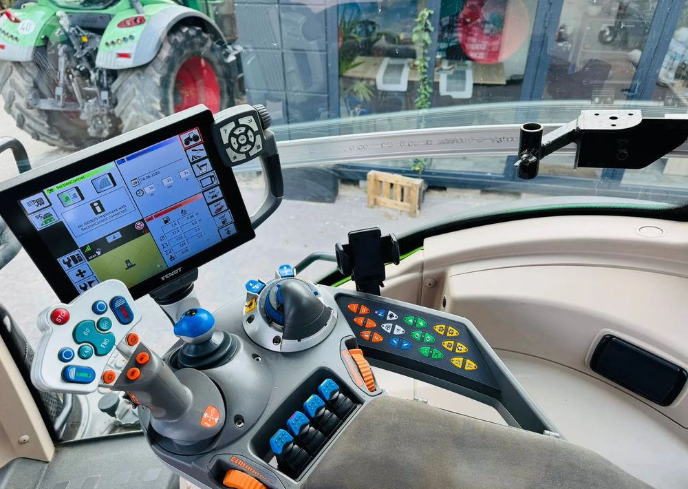 Trator Fendt 828 Vario Profi Plus: foto 19