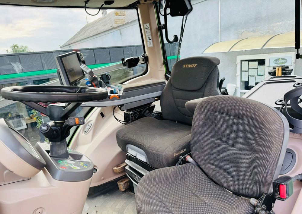 Trator Fendt 828 Vario Profi Plus: foto 17