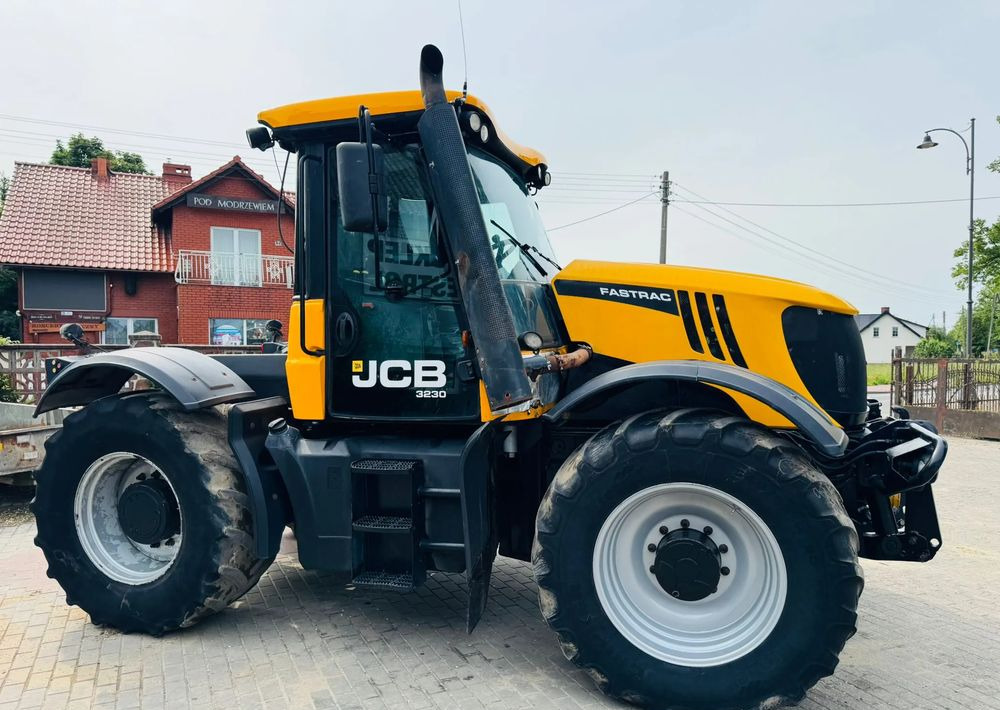 JCB FASTRAC 3230 - Trator: foto 2 JCB FASTRAC 3230 - Trator: foto 2